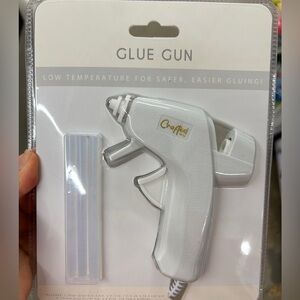 NWT Craft Low Temperature Glue Gun